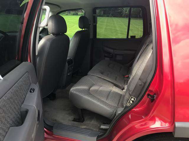 2003 Ford Explorer XLS 4dr SUV